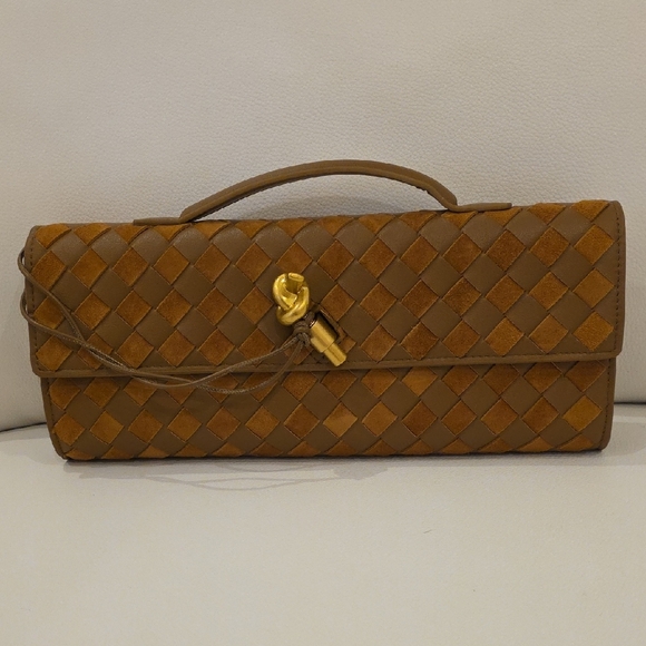 Elegant Leather Cashmere Tan Woven Clutch - Picture 2 of 10